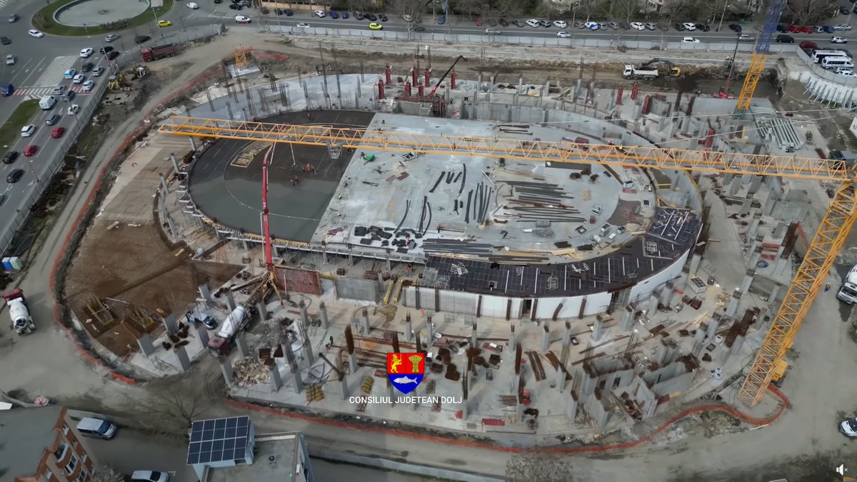 Arena multifuncțională din inima orașului capătă contur » Imaginile spectaculoase surprinse azi pe șantier