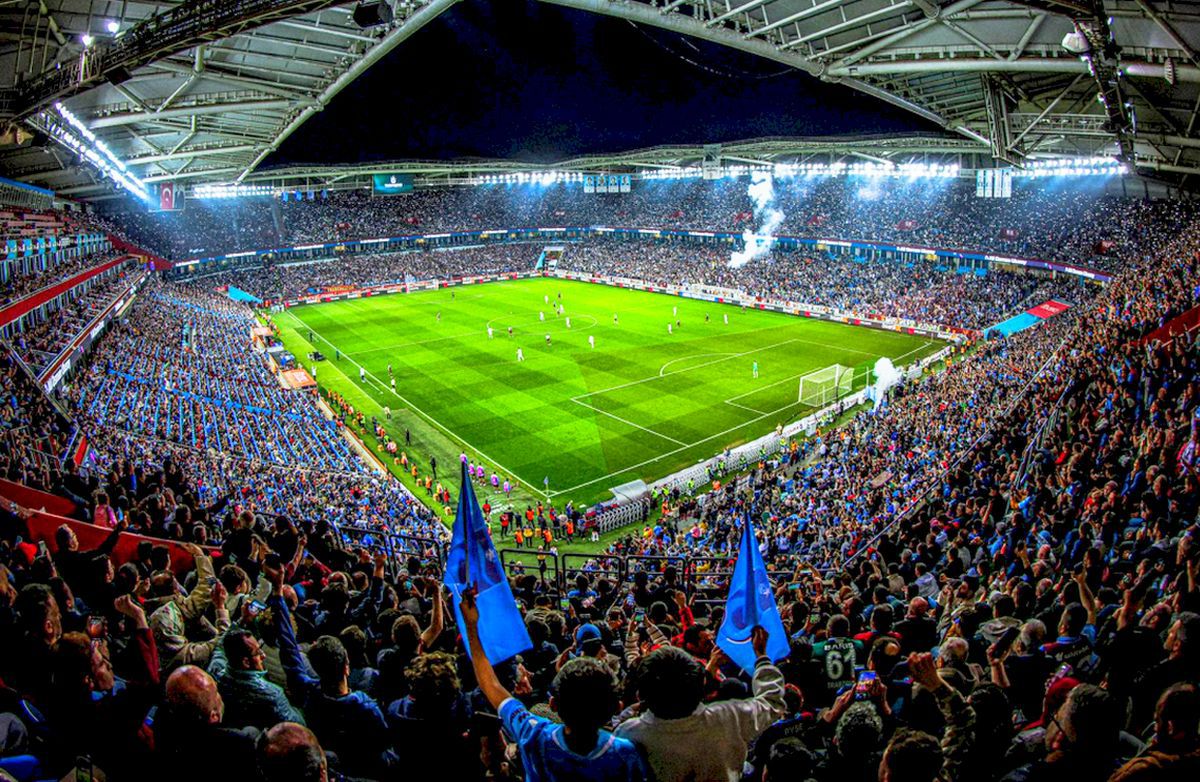 Rar vezi așa ceva: peste 40.000 de oameni în tribune la un meci de juniori!