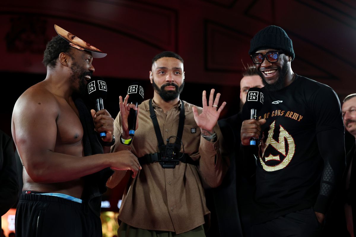 Derek Chisora și Deontay Wilder la proba cântarului