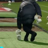 Fanii lui FC Botoșani au aruncat cu hârtie igienică în Rădoi / FOTO: Captură TV @Digi Sport 1