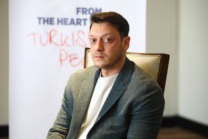 Cum arată viața lui Mesut Ozil după retragerea din fotbal » Cine este membrul din familie cu care nu mai ține legătura