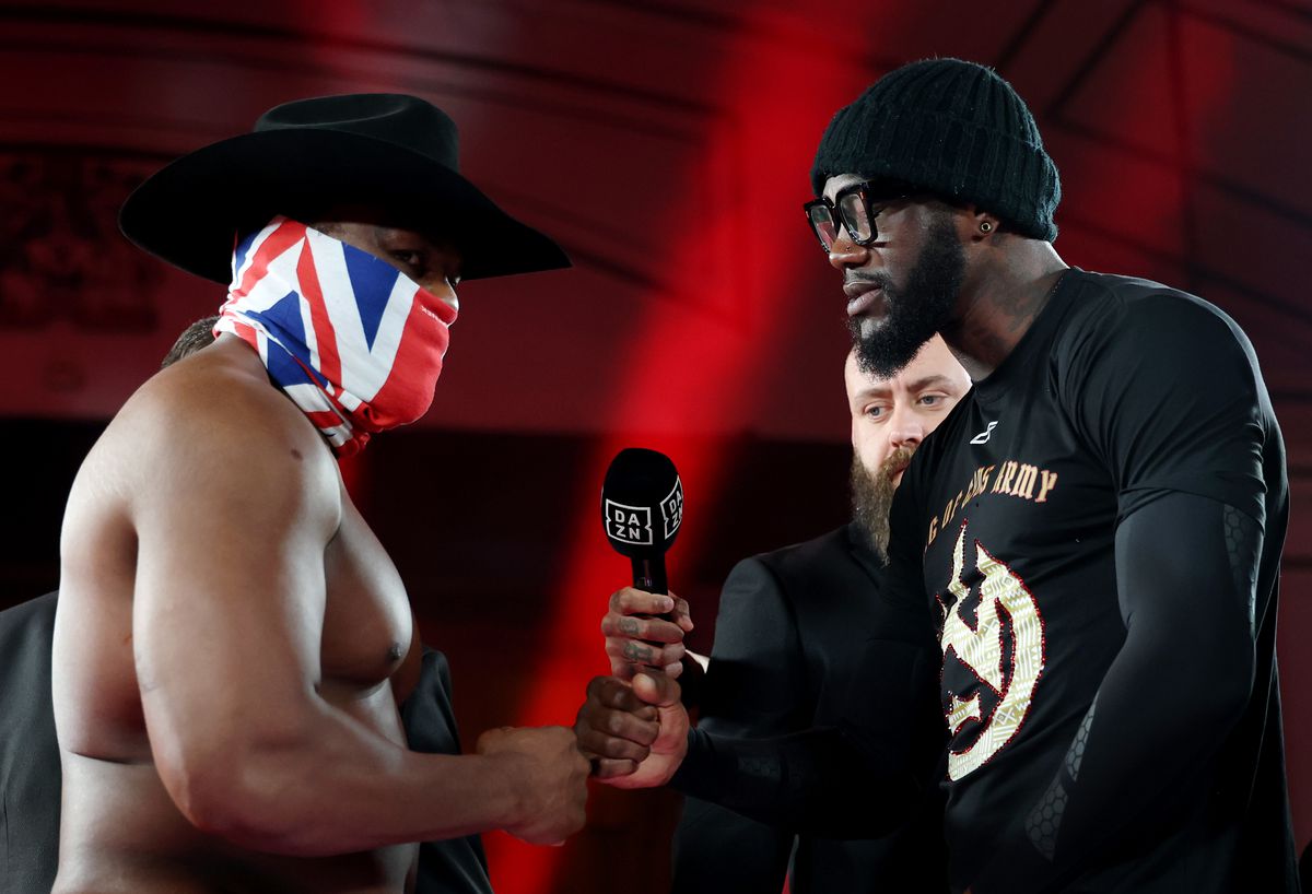 Derek Chisora și Deontay Wilder la proba cântarului