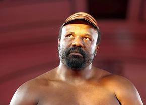 Derek Chisora, cu 18 kilograme mai greu decât Wilder înainte de meciul de adio: mască cu Tyson Fury!