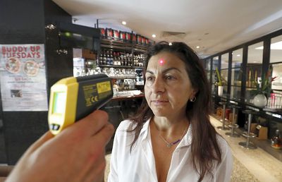 Cum se schimbă munca la birou după 15 mai » Alexandru Rafila explică măsurile împotriva răspândirii coronavirusului: decalarea programului, mai multă curățenie, măsurarea temperaturii