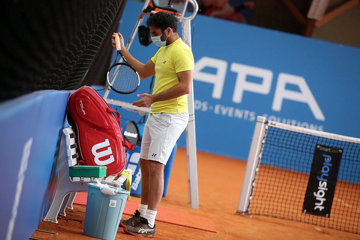 VIDEO + FOTO Tenis cu masca pe față în Germania. „Mi se pare ireal că pot juca din nou!”