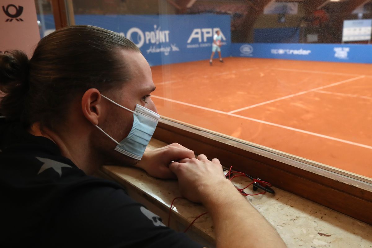 VIDEO + FOTO Tenis cu masca pe față în Germania. „Mi se pare ireal că pot juca din nou!”