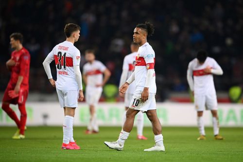 Liga secundă din Bundesliga revine și ea, odată cu primul eșalon, pe data de 15 mai. Cu nouă etape înaintea finalului de sezon, Arminia Bielefeld ocupă primul loc, cu 6 puncte avans față de Stuttgart, formația de pe locul doi.