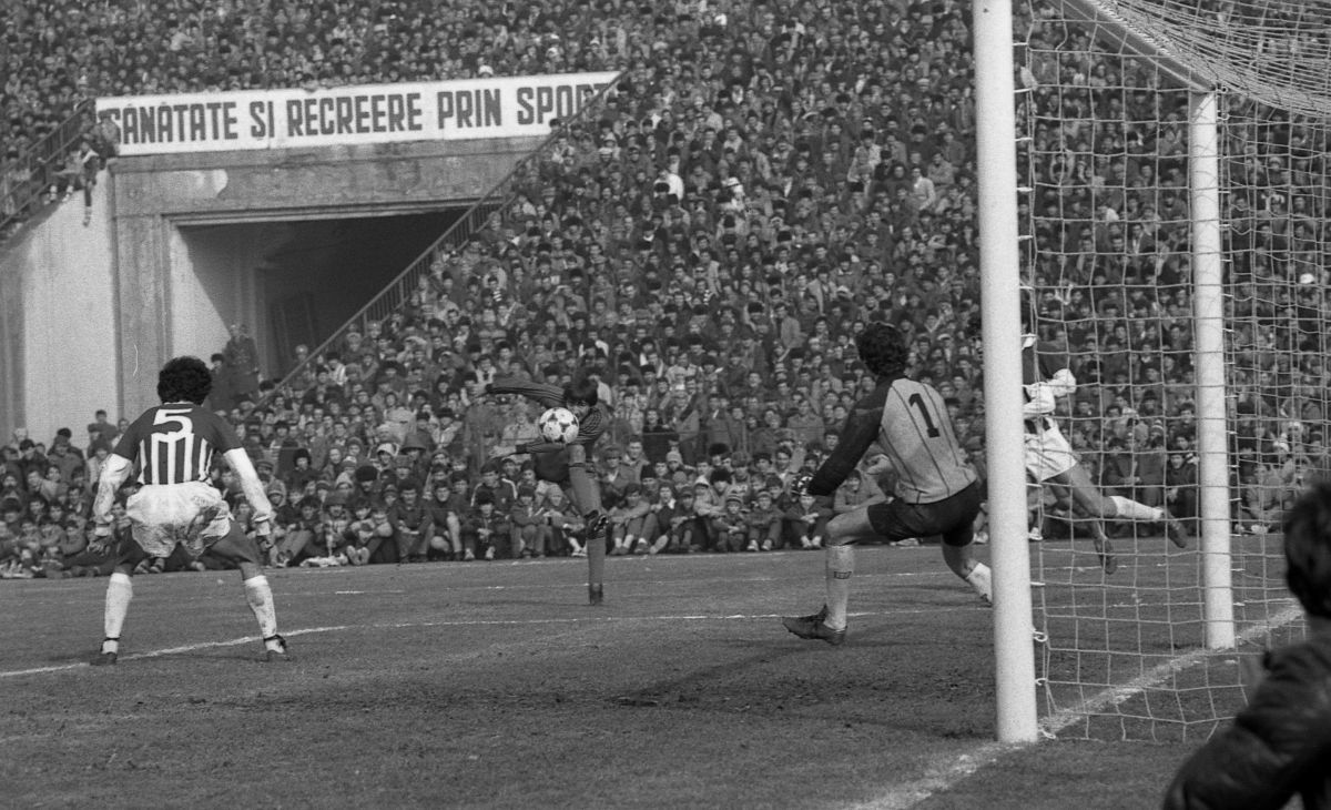 32 de ani de la cea mai mare catastrofă internă a Rapidului: 2-8 cu Steaua! „Rezultatul a fost normal, puteam să le mai dăm 3-4 goluri!”