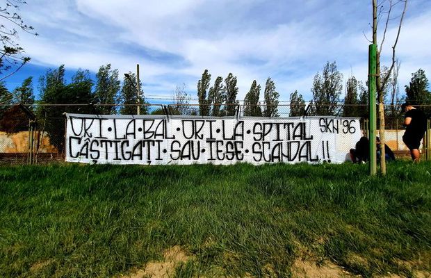 Ultrașii celor de la FCSB, mesaje violente către elevii lui Toni Petrea: „Ori la bal, ori la spital! Câștigați sau iese scandal”