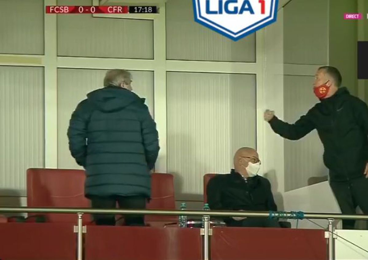 Mihai Stoica a explodat în tribune, după „galbenul” primit de Burcă! I-a cerut explicații lui Alexandru Deaconu + Verdictul lui Ion Crăciunescu