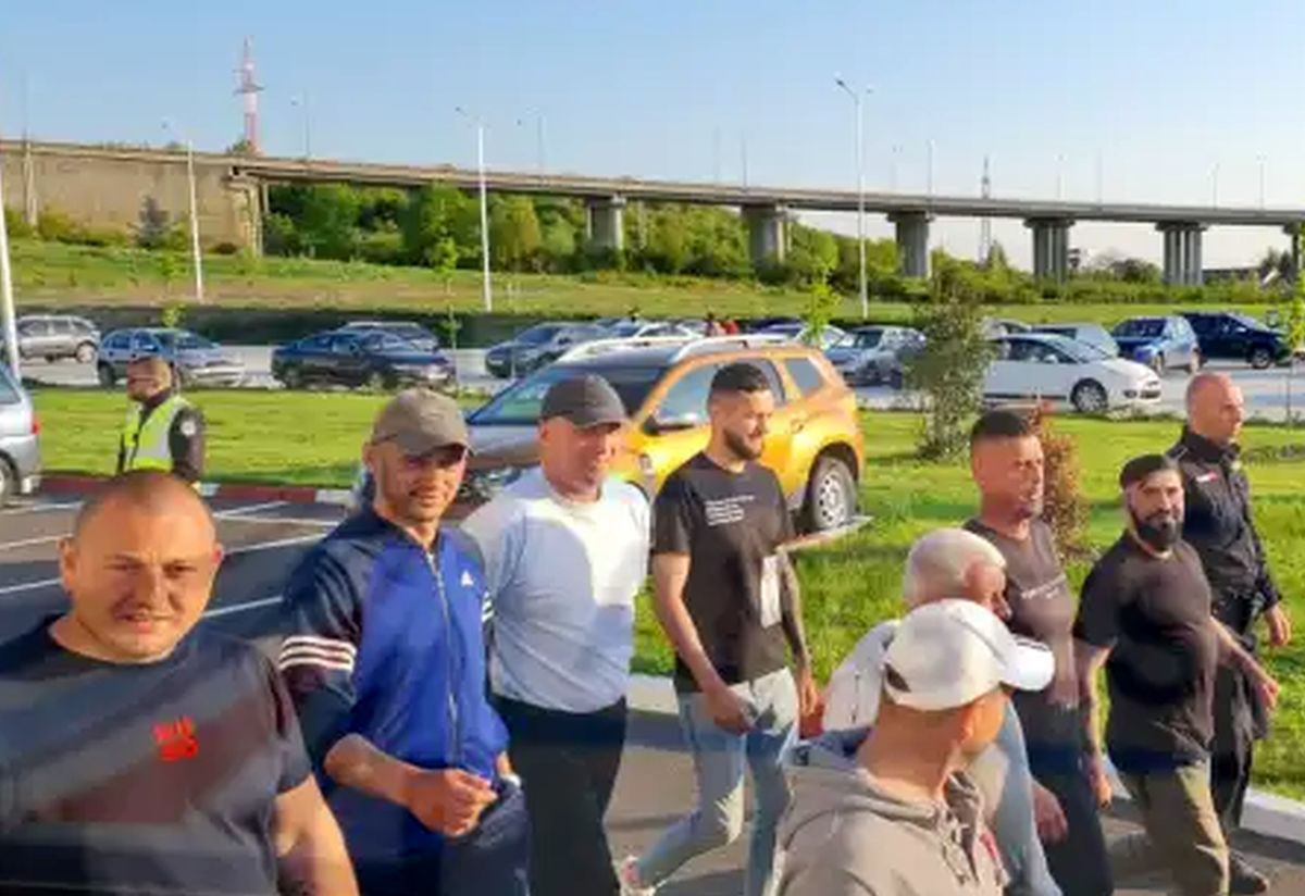 Deținutul Cristian Cioacă surprins în galerie, cu goarna în gură, la un meci din prima ligă