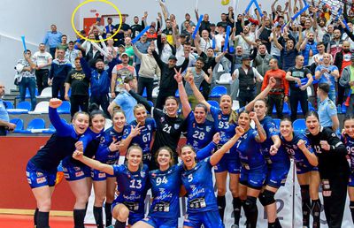 Deținutul Cristian Cioacă surprins în galerie, cu goarna în gură, la un meci din prima ligă