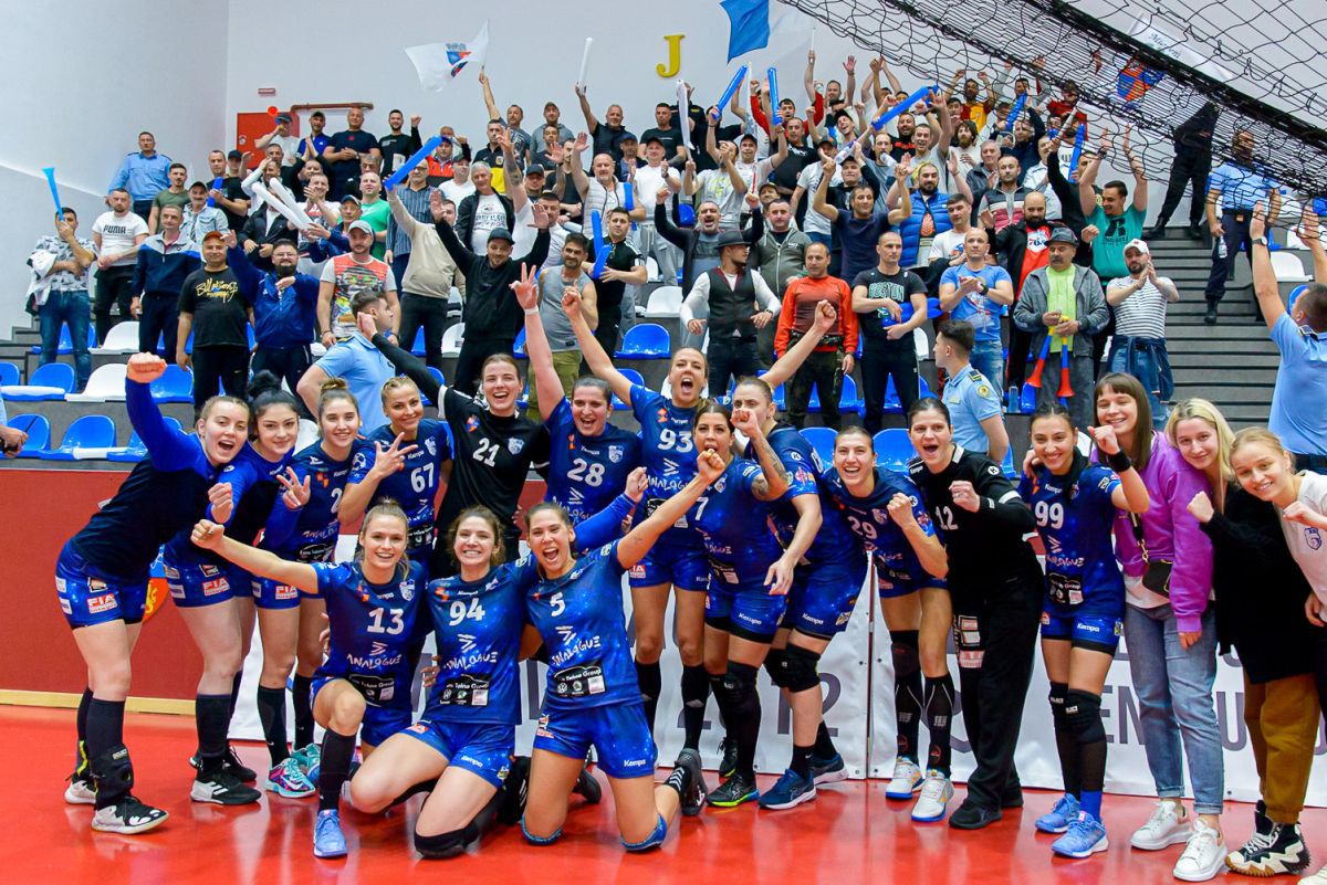 Controversatul Cristian Cioacă, prezent la un meci de handbal din „Liga Florilor”