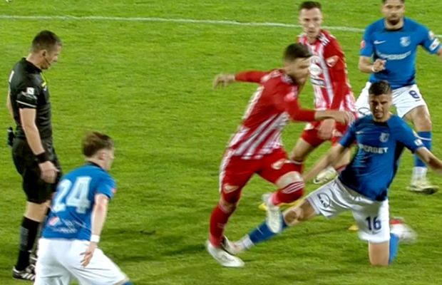 Două faze controversate în Farul - Sepsi: jucătorii lui Hagi, iertați de eliminare!