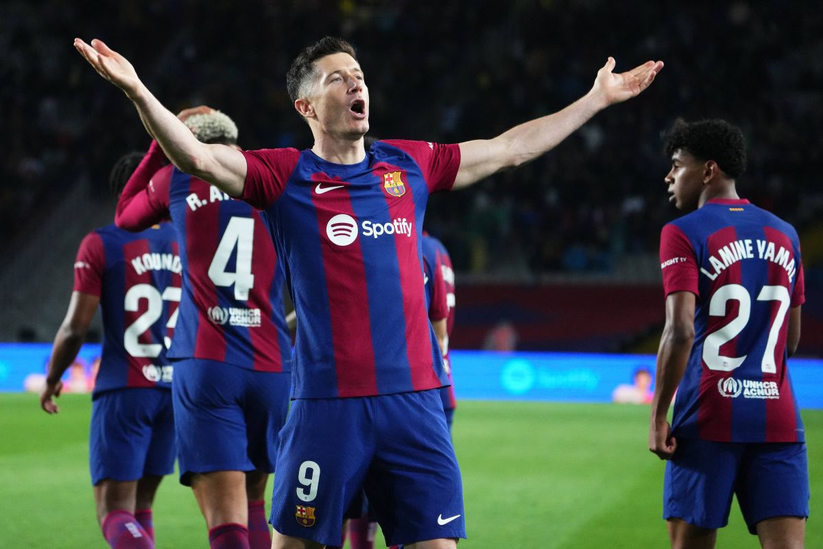 TOP 10 echipe care câștigă cei mai mulți bani din vânzarea tricourilor » O singură țară dă 5 cluburi în ierarhie