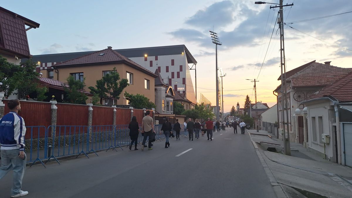 Imagini de la porți înainte de CFR - U Cluj