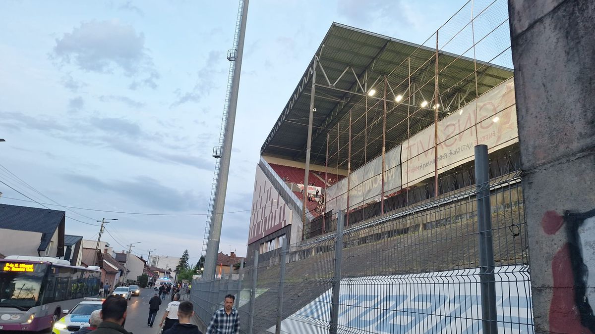 Imagini de la porți înainte de CFR - U Cluj
