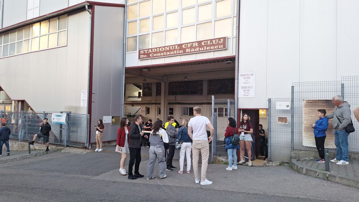 Imagini de la porți înainte de CFR - U Cluj