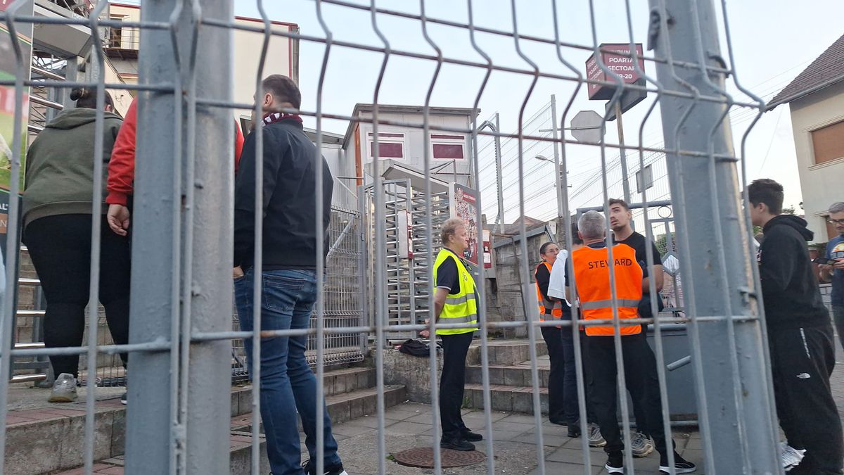 Imagini de la porți înainte de CFR - U Cluj