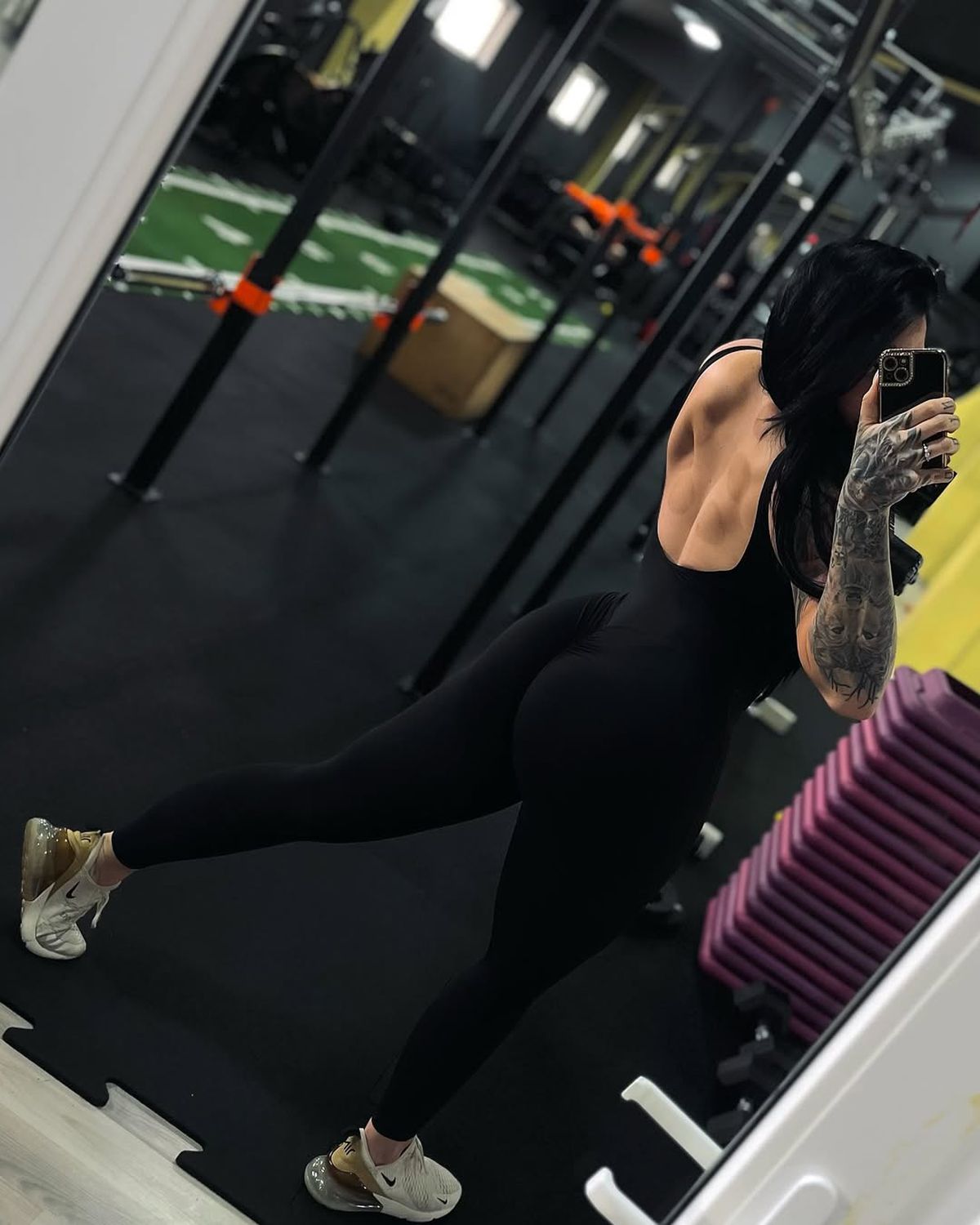 Alexandra Zmărăndescu