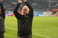 Imaginile care declanșează scandalul la Rapid! Ce a putut să spună Șumudică în fața galeriei, imediat după meciul de la Craiova: „Au vrut să mă curețe!”