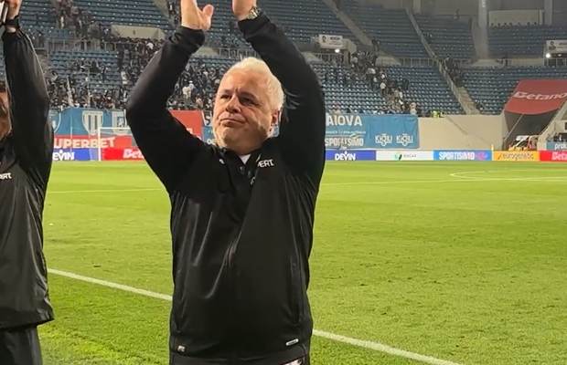 Imaginile care declanșează scandalul la Rapid! Ce a putut să spună Șumudică în fața galeriei, imediat după meciul de la Craiova: „Au vrut să mă curețe!”