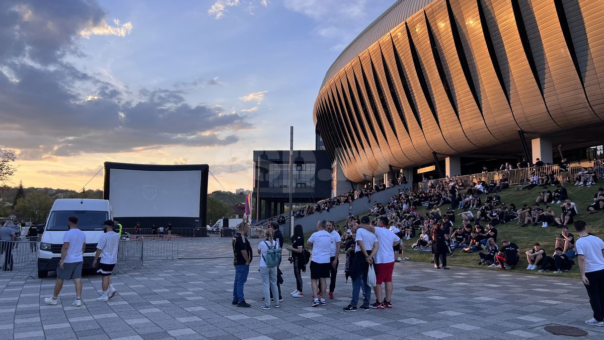 Fanii lui U Cluj s-au ținut de cuvânt! Imagini SENZAȚIONALE surprinse de GSP în timpul derby-ului cu CFR: unde s-a strâns galeria