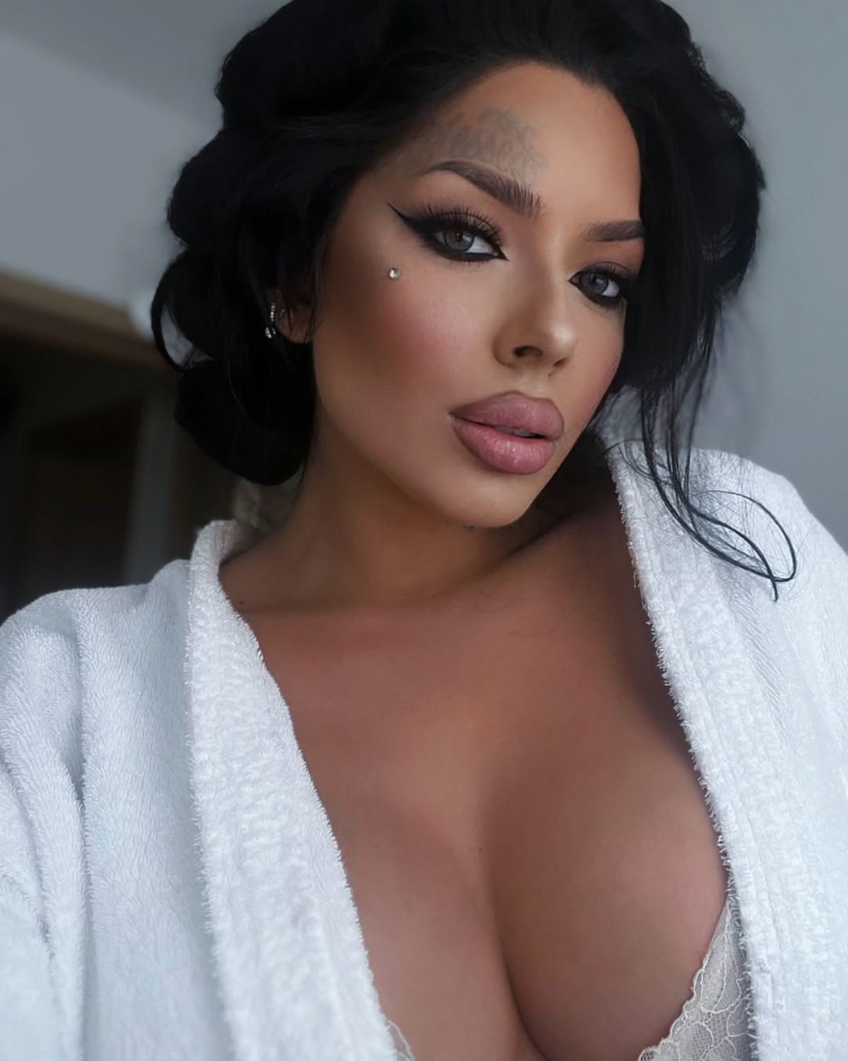 Alexandra Zmărăndescu