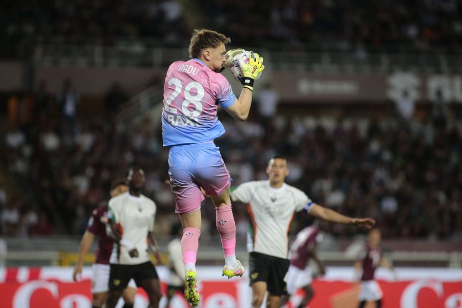 Ionuț Radu, în Top 10 al mediilor notelor în acest sezon » Antrenorul lui Torino a leșinat aseară sub ochii lui!