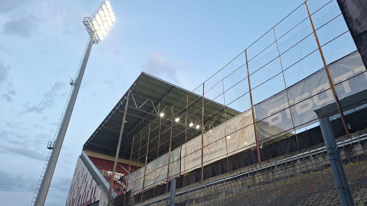 Imagini de la porți înainte de CFR - U Cluj