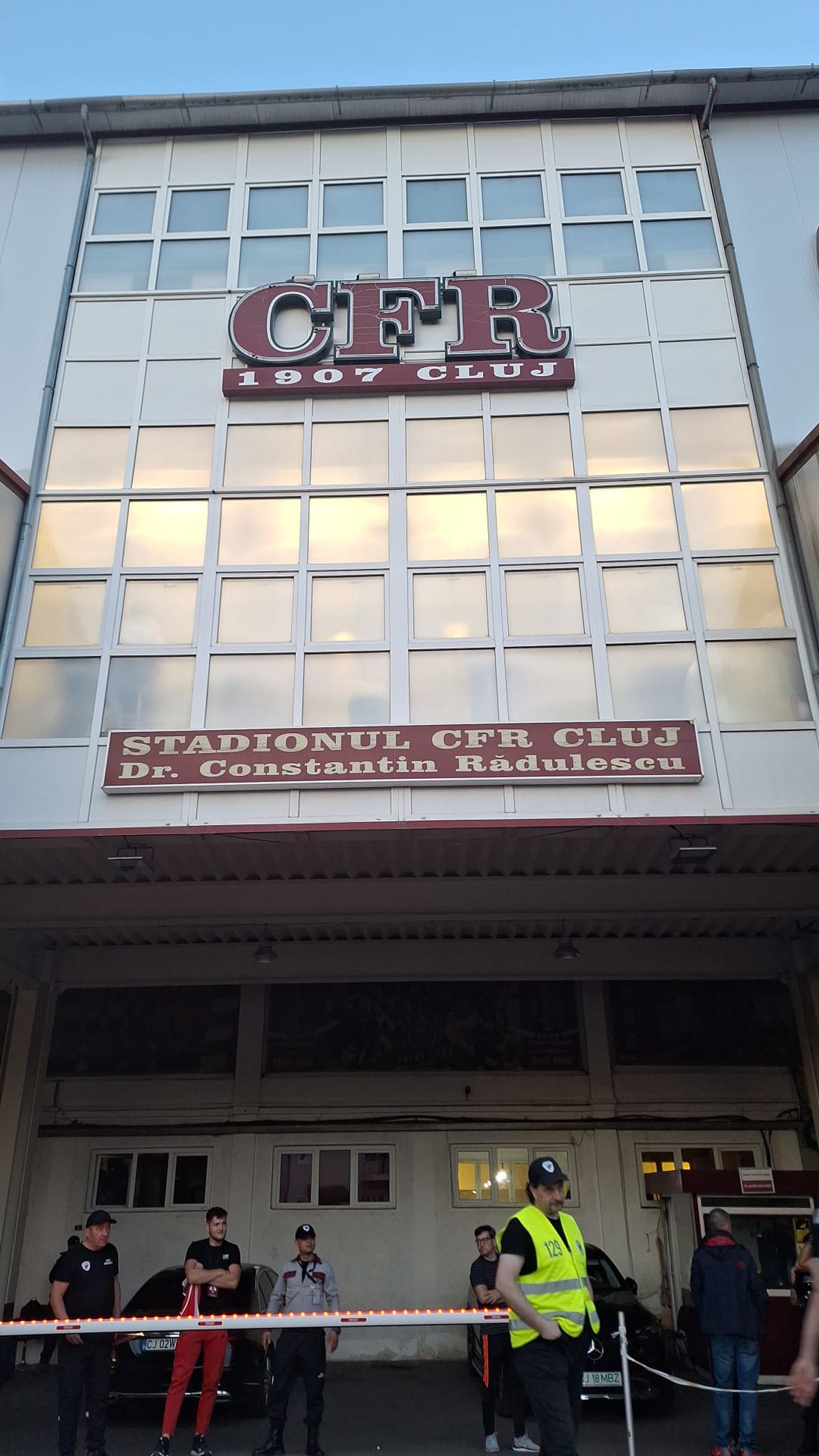 Imagini de la porți înainte de CFR - U Cluj