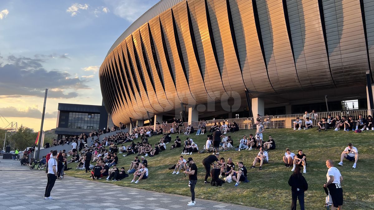 Fanii lui U Cluj s-au ținut de cuvânt! Imagini SENZAȚIONALE surprinse de GSP în timpul derby-ului cu CFR: unde s-a strâns galeria