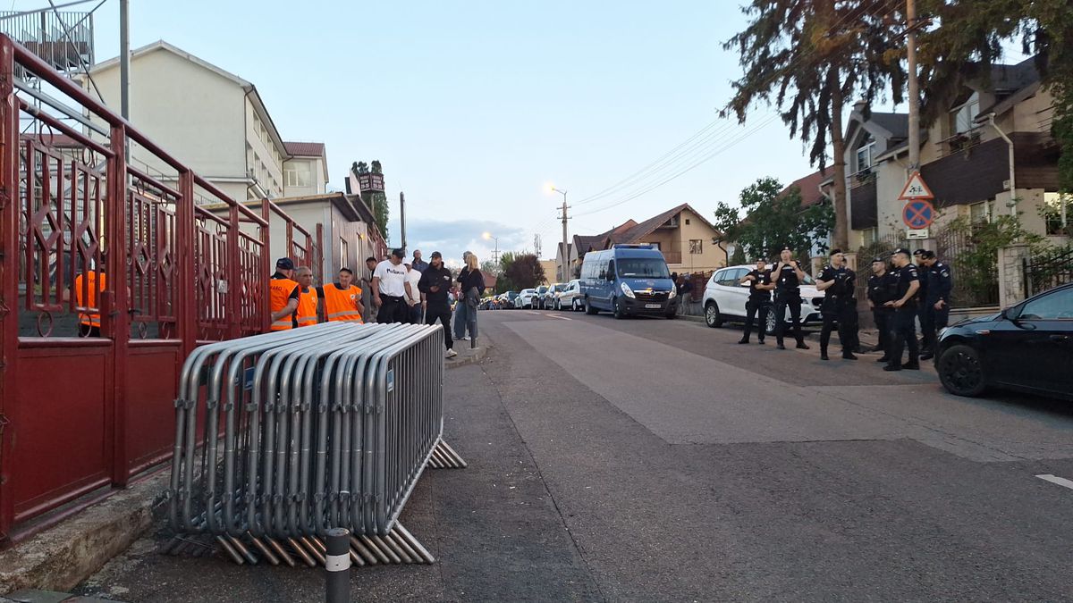 Imagini de la porți înainte de CFR - U Cluj