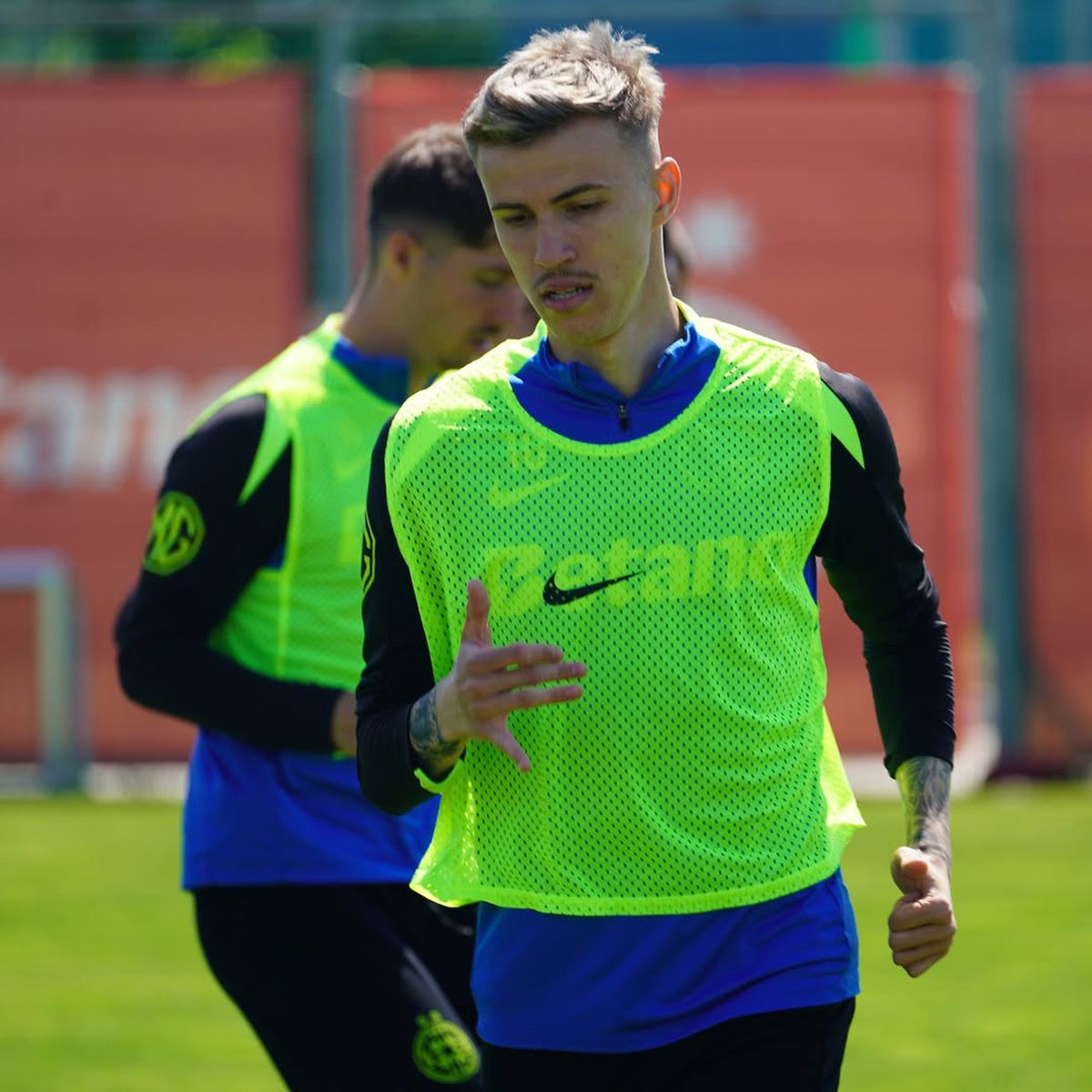 Darius Olaru a revenit la antrenamentele celor de la FCSB