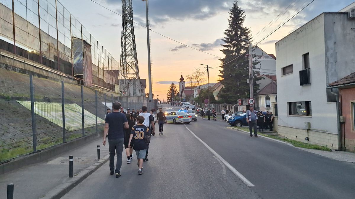 Imagini de la porți înainte de CFR - U Cluj