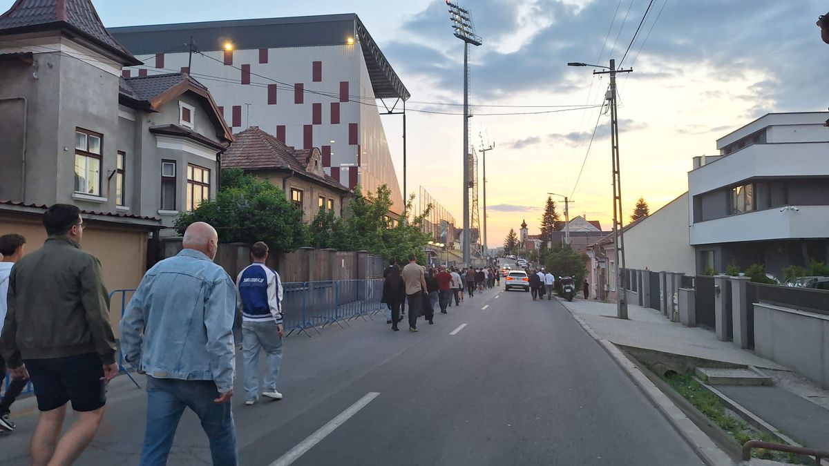 Imagini de la porți înainte de CFR - U Cluj