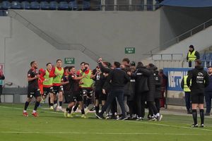 Show total în Bănie! Două goluri în două minute în Craiova - Dinamo
