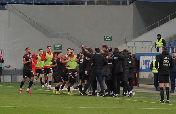 Craiova - Dinamo „a explodat” imediat după pauză » Două goluri în două minute