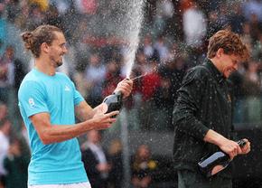 Alexander Zverev, sincer după ce a fost învins în doar 58 de minute în finala turneului de la Madrid: „Am jucat un meci de tenis groaznic. Există o diferență mare între Jannik Sinner și toți ceilalți jucători”