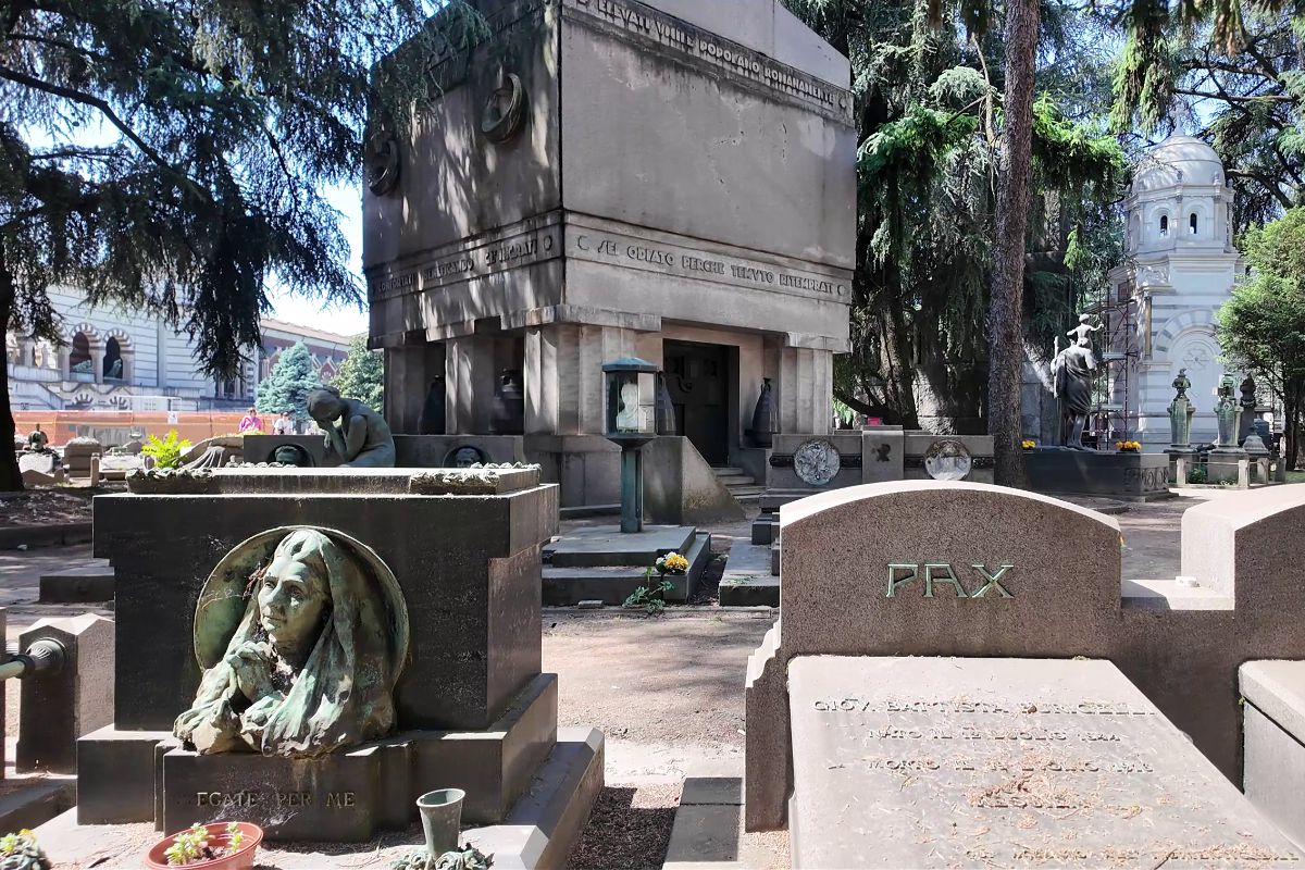 Cimitirul Monumentale. Derby-ul din Milano care s-a mutat în piatră: Meazza, lângă Kilpin