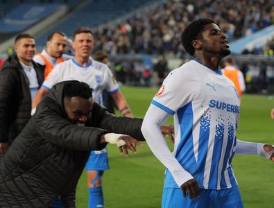 Note GSP la Universitatea Craiova - Dinamo 2-1 » Nota 2 pentru asistent!