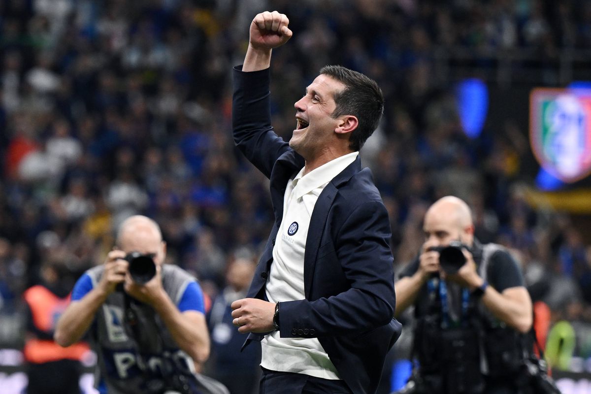 Inter sărbătorește primul titlu cu Cristi Chivu pe bancă