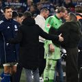 Frumoasa prezentatoare italiană Diletta Leotta îl sărută pe portarul lui Schalke, Loris Karius / Foto: Imago