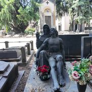 Morminte-monument în Cimitirul Monumentale din Milano. Foto: GSP