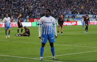 Regele Leu » Nsimba a reușit un gol cât un titlu, cu ajutorul arbitrilor, iar Craiova a răpus-o în ultima clipă pe Dinamo! Clasamentul