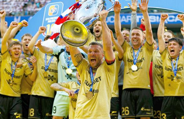 La 40 de ani, Podolski a câștigat trofeul cu echipa de suflet în fața internaționalului român