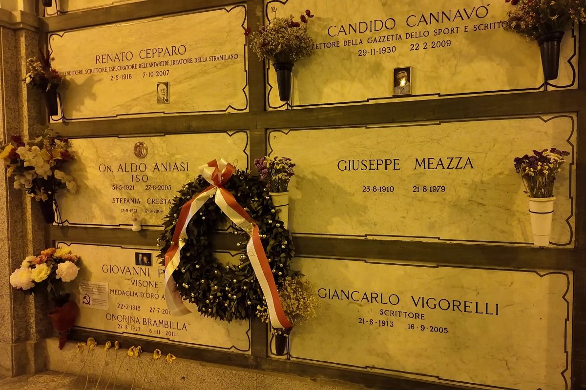 „Rispetto e silenzio” » Derby-ul din Milano care s-a mutat în piatră: Meazza, la doi metri de Kilpin