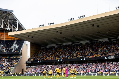 O bucată de metal a căzut de pe acoperișul stadionului lui Wolverhampton / foto: Imago Images