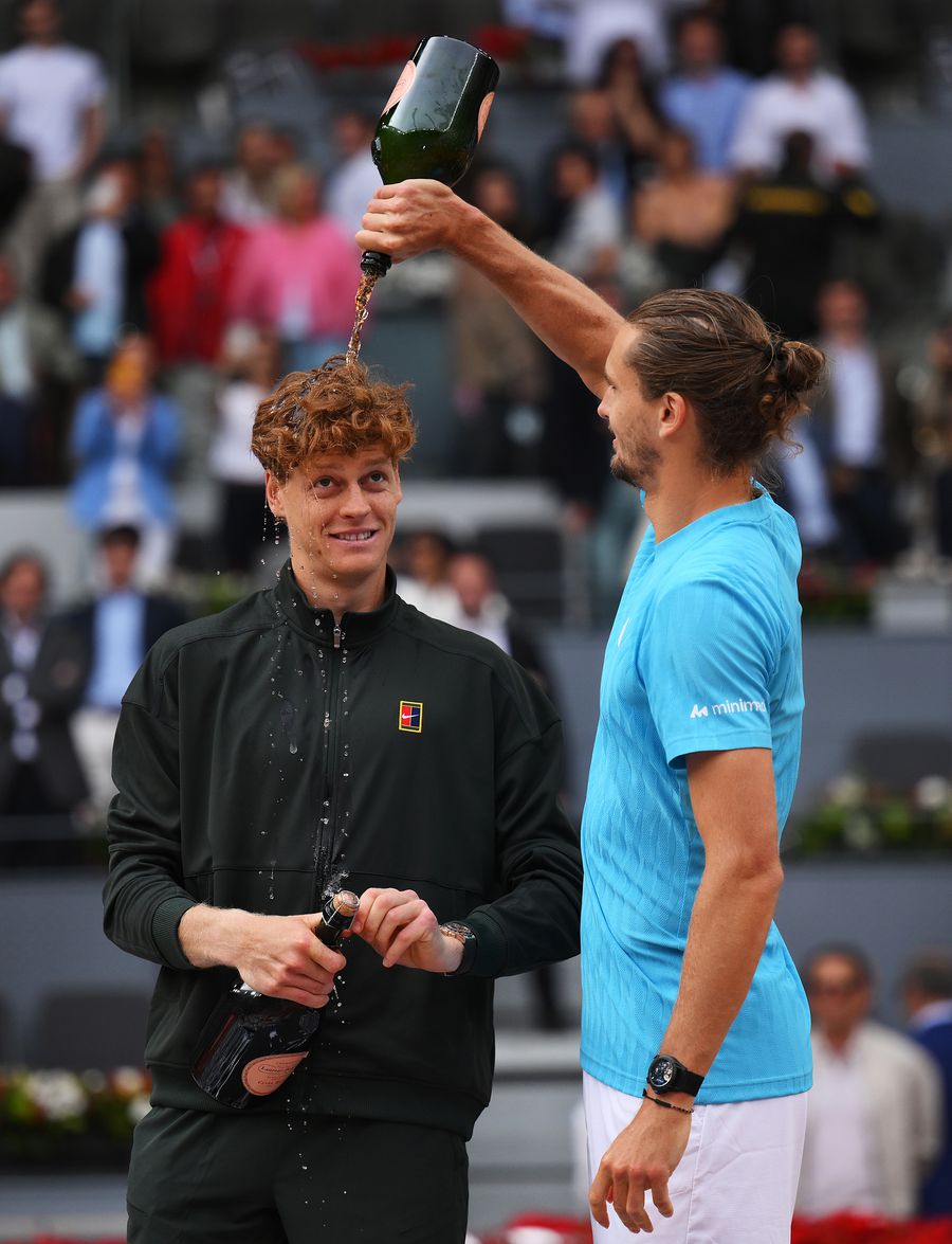 Alexander Zverev, sincer după ce a fost învins în doar 58 de minute în finala turneului de la Madrid: „Am jucat un meci de tenis groaznic. Există o diferență mare între Jannik Sinner și toți ceilalți jucători”