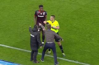„Fu**ing JOKE!” » Jucătorii lui Dinamo au răbufnit după eroarea evidentă de arbitraj din Bănie